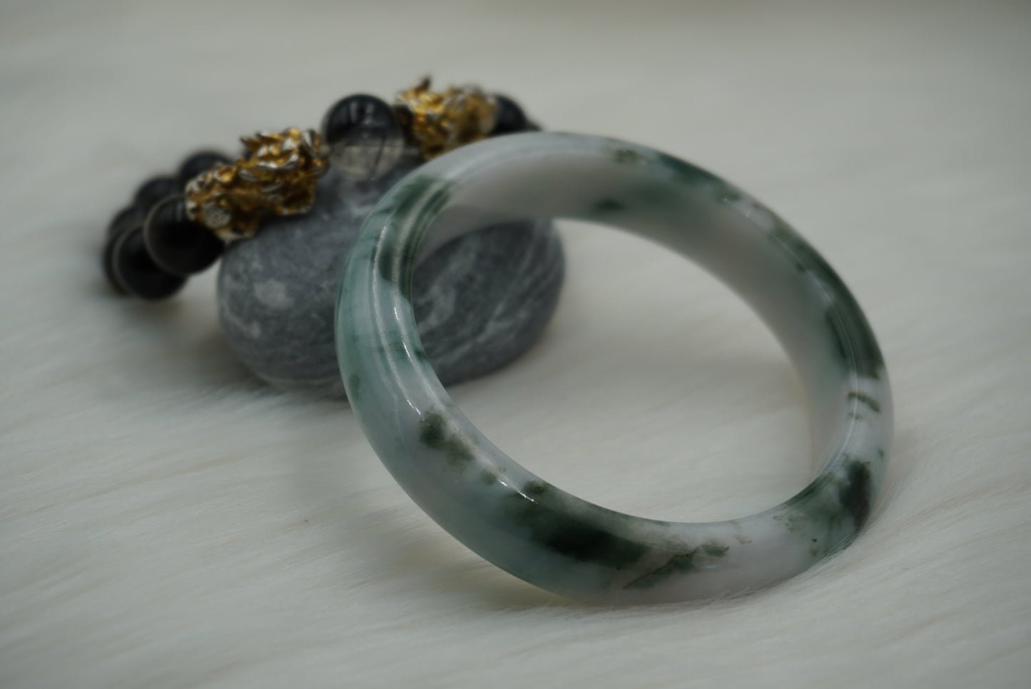 Fei Cui (Green and Milky) Jadeite Bangle